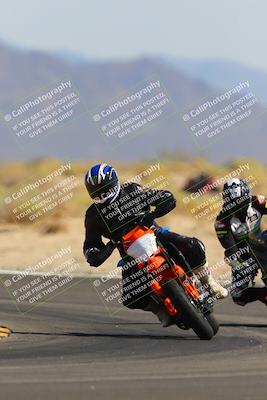 media/Oct-08-2022-SoCal Trackdays (Sat) [[1fc3beec89]]/Turn 16 (125pm)/